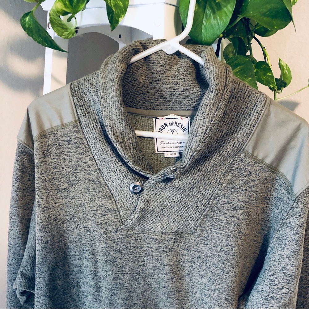Iron & Resin two button Sweater in Grey/Green XL